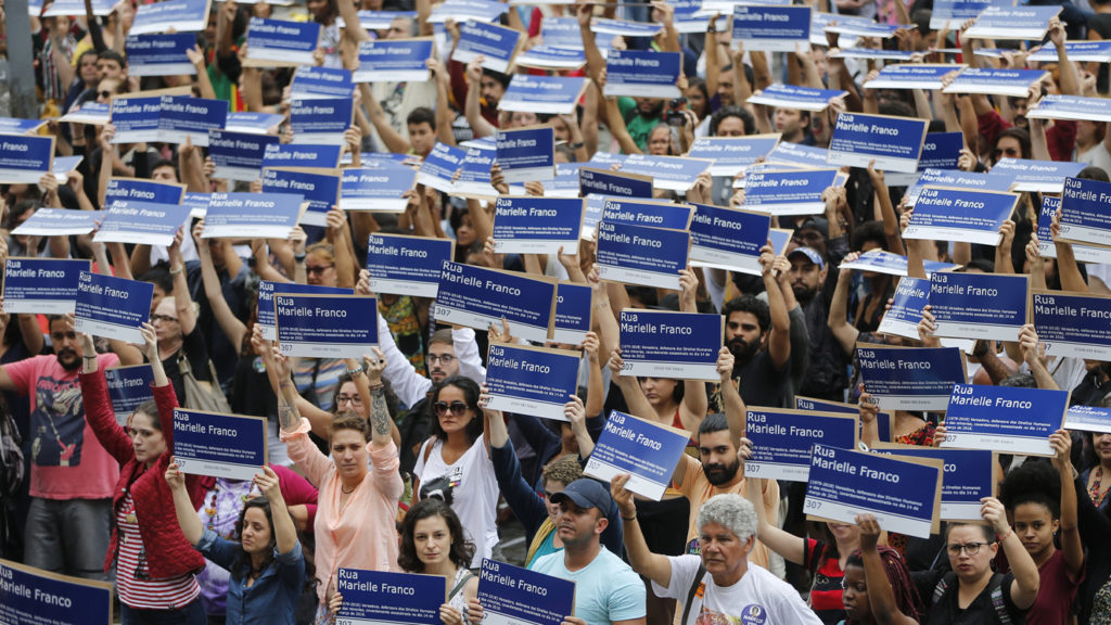 Quase 2 mil placas com o nome de Marielle Franco foram distribuída no Centro do Rio de Janeiro, em 2018. Foto: Agência Brasil