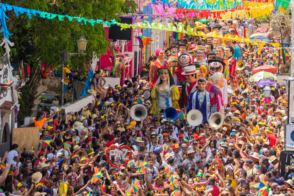 Desfile dos bonecos gigantes no Carnaval de Olinda. Foto: Arquimedes Santos/Prefeitura de Olinda