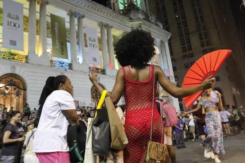 Transexuais, travestis e apoiadores participam da segunda edição da Marcha Trans e Travesti, em mobilização por direitos, no centro da cidade. Foto: Fernando Frazão/Agência Brasil