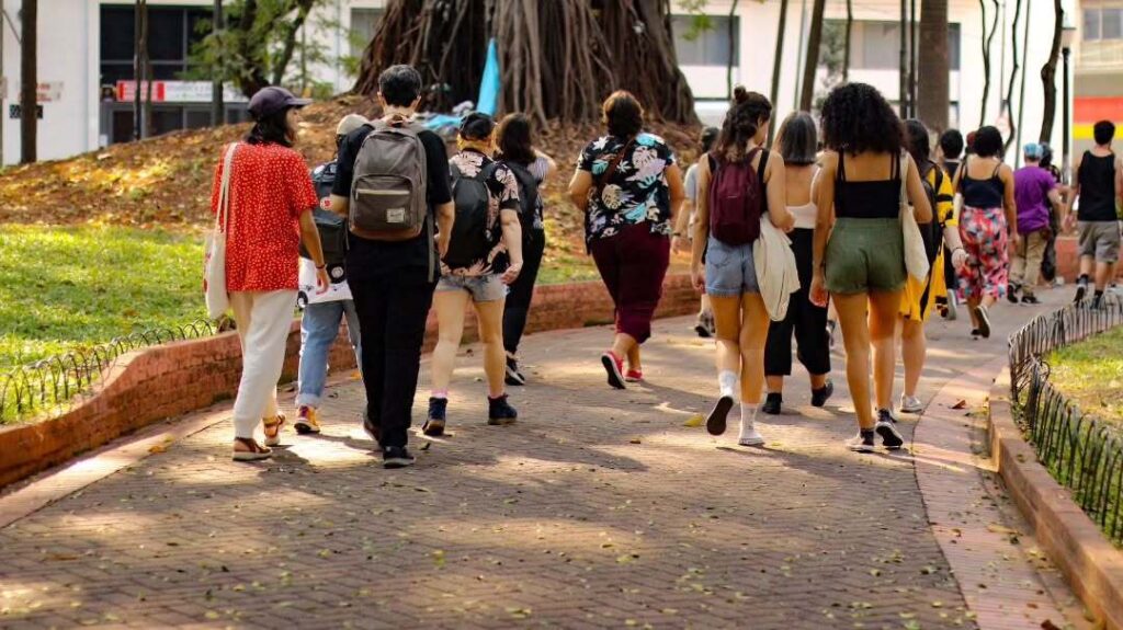 Passeios no centro de São Paulo reconstroem memória LGBTQIA+ da cidade
