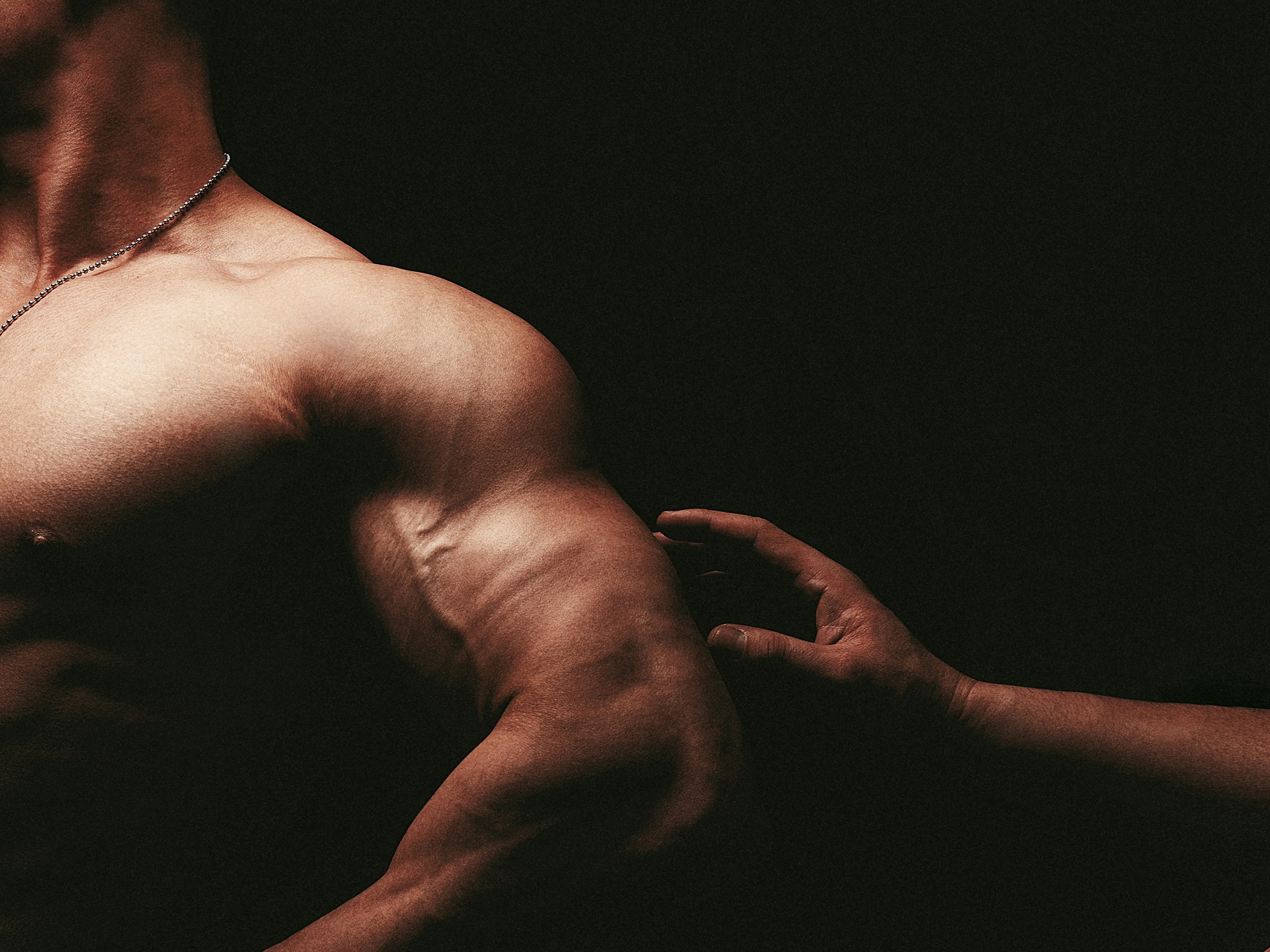 Martírio e beleza: como a pressão estética afeta e adoece homens gays. Foto: Preillumination SeTh/Unsplash